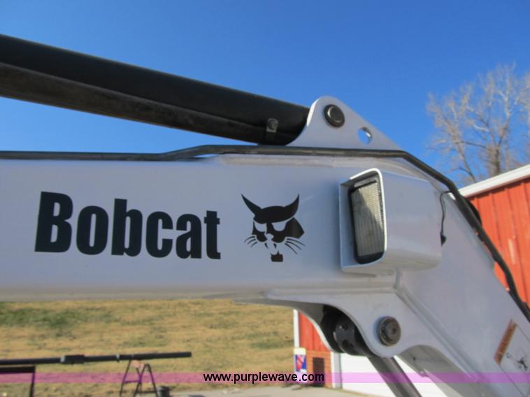 image for item F8892 2001 Bobcat 331D compact excavator