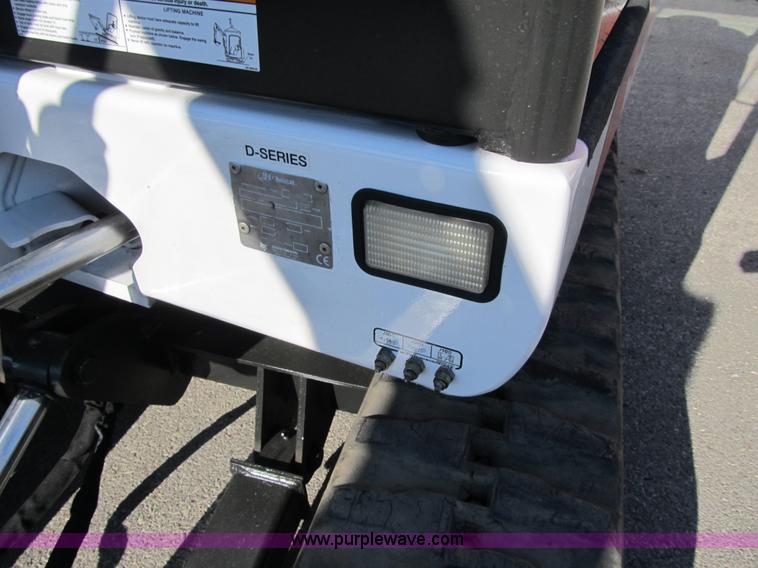 image for item F8892 2001 Bobcat 331D compact excavator