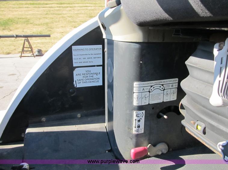 image for item F8892 2001 Bobcat 331D compact excavator