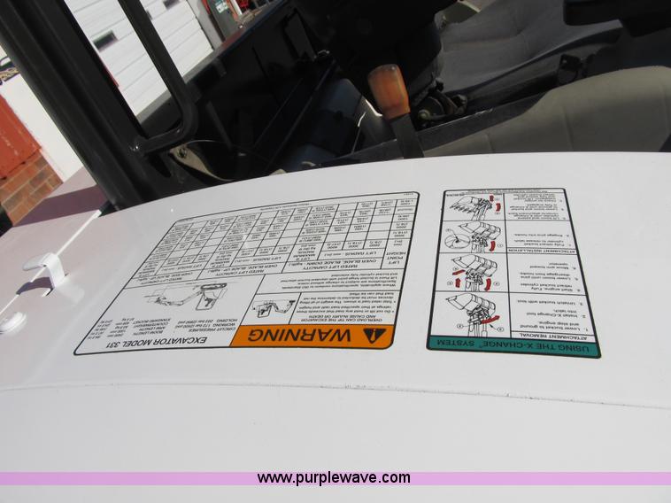 image for item F8892 2001 Bobcat 331D compact excavator