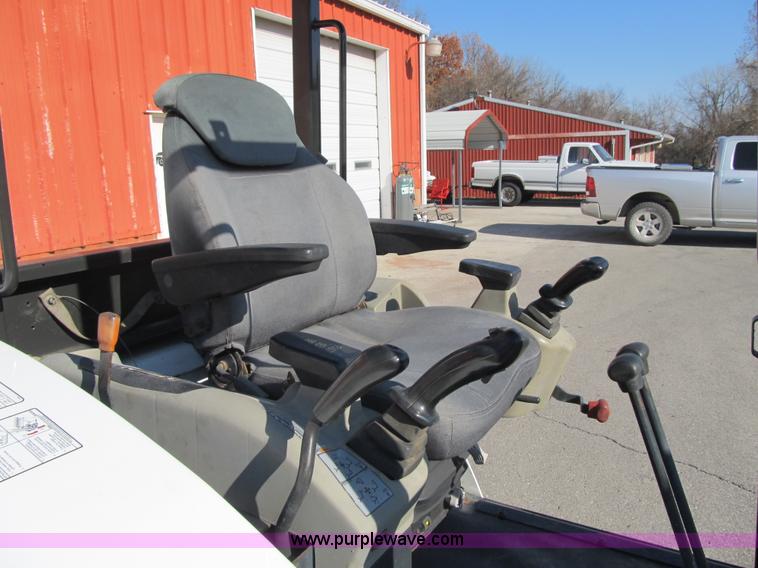 image for item F8892 2001 Bobcat 331D compact excavator