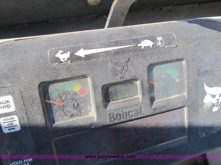 image for item F8892 2001 Bobcat 331D compact excavator