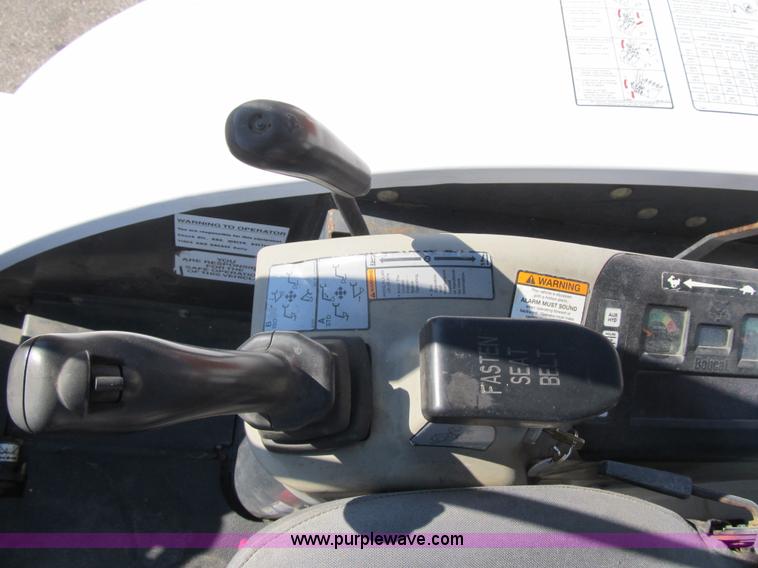 image for item F8892 2001 Bobcat 331D compact excavator