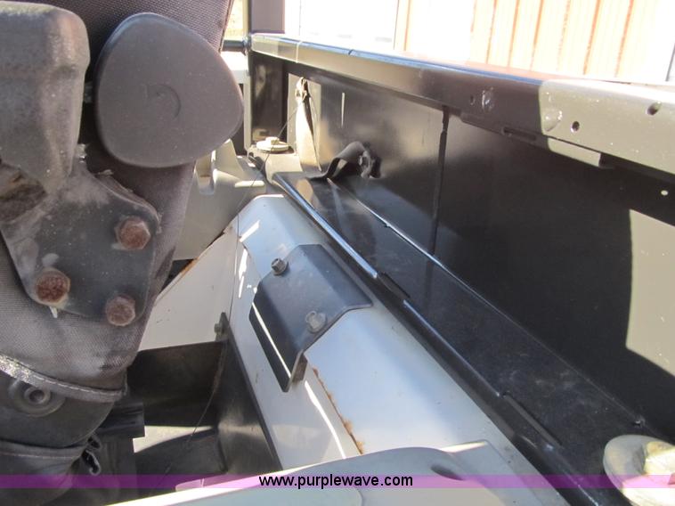 image for item F8892 2001 Bobcat 331D compact excavator