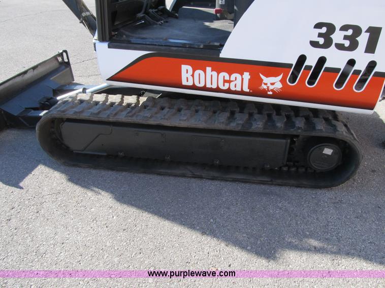 image for item F8892 2001 Bobcat 331D compact excavator