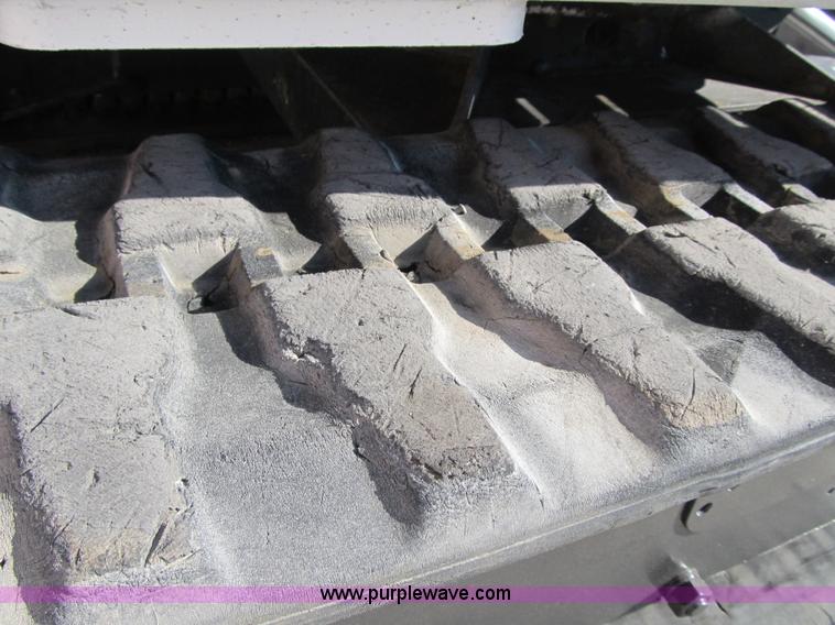 image for item F8892 2001 Bobcat 331D compact excavator