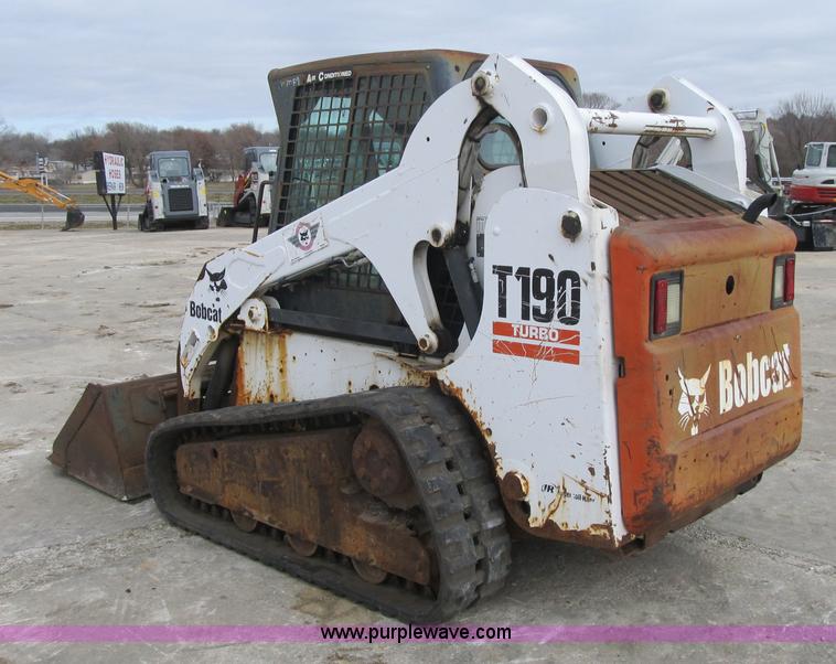 image for item F8905 2003 Bobcat T190 skid steer