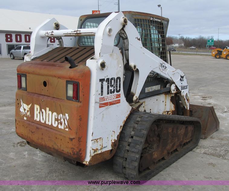 image for item F8905 2003 Bobcat T190 skid steer