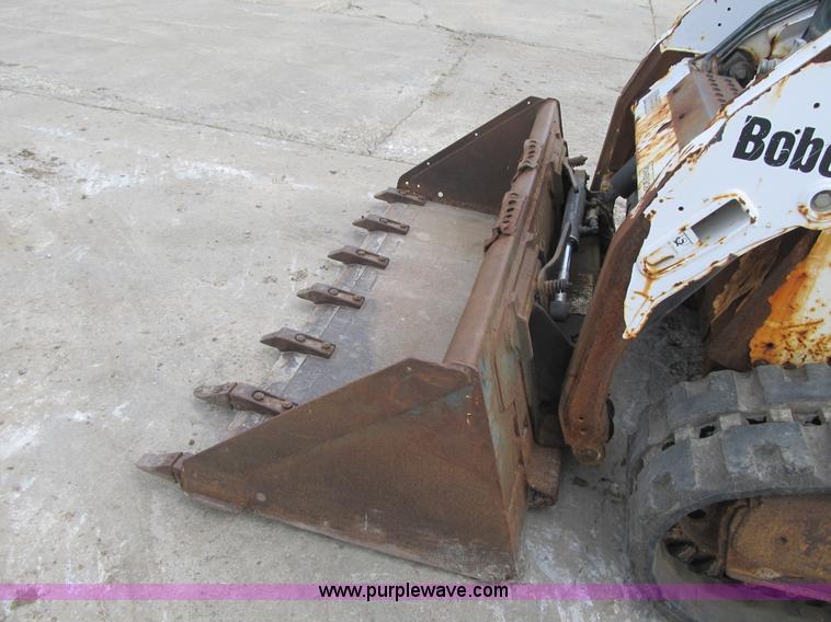 image for item F8905 2003 Bobcat T190 skid steer