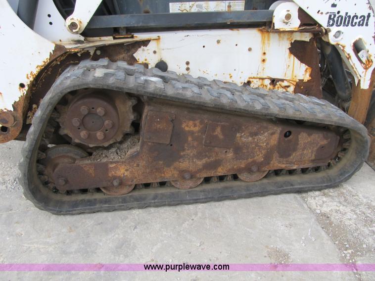 image for item F8905 2003 Bobcat T190 skid steer