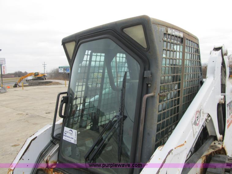image for item F8905 2003 Bobcat T190 skid steer