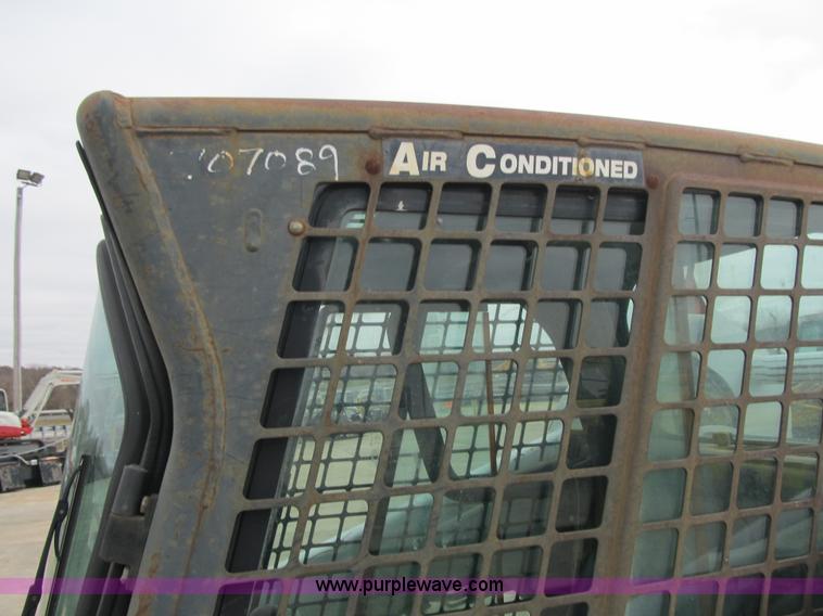 image for item F8905 2003 Bobcat T190 skid steer