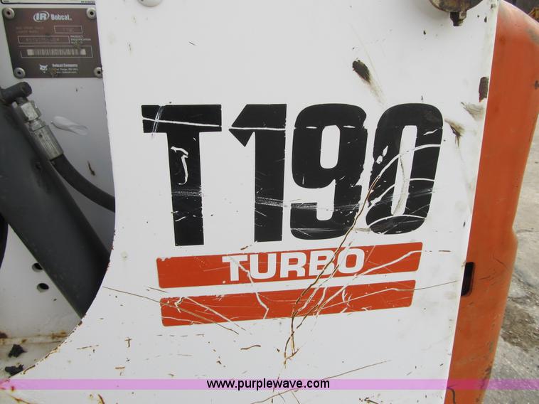 image for item F8905 2003 Bobcat T190 skid steer