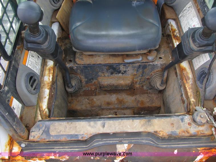 image for item F8905 2003 Bobcat T190 skid steer