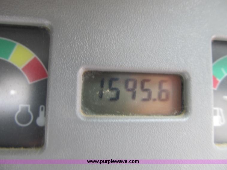 image for item F8905 2003 Bobcat T190 skid steer