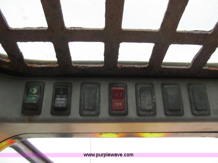 image for item F8905 2003 Bobcat T190 skid steer