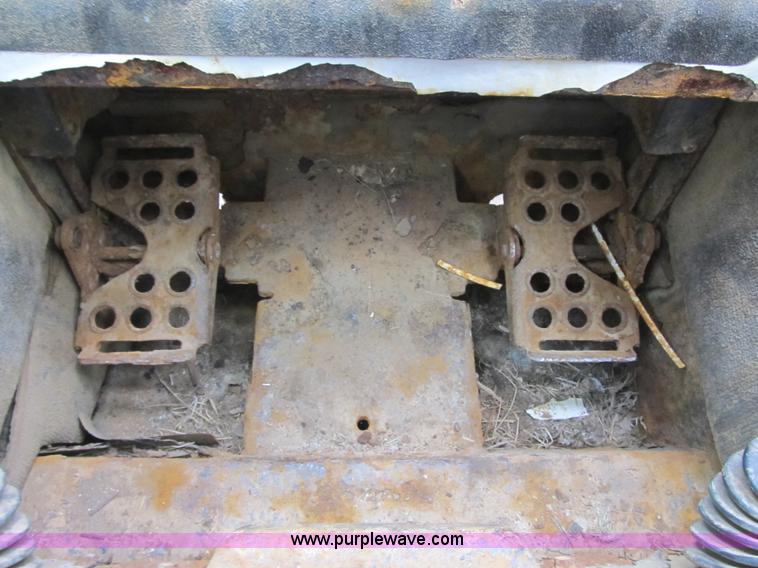 image for item F8905 2003 Bobcat T190 skid steer