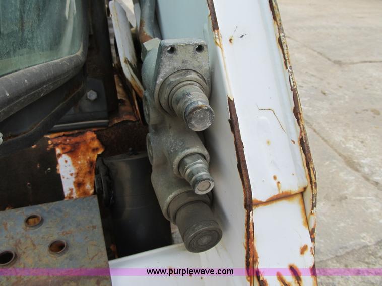 image for item F8905 2003 Bobcat T190 skid steer
