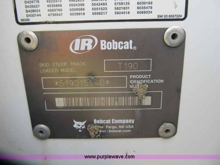 image for item F8905 2003 Bobcat T190 skid steer