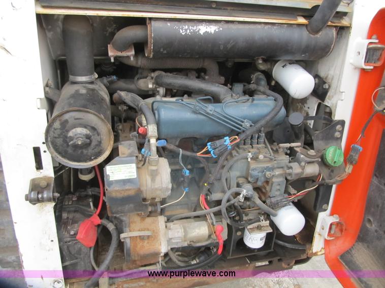 image for item F8905 2003 Bobcat T190 skid steer