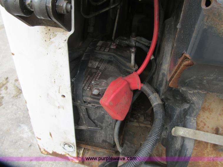 image for item F8905 2003 Bobcat T190 skid steer