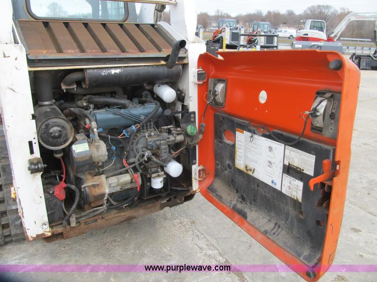 image for item F8905 2003 Bobcat T190 skid steer
