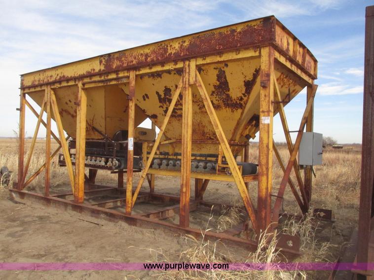 image for item G9865 Double bin aggregate hopper/feeder