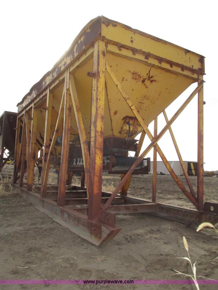 image for item G9865 Double bin aggregate hopper/feeder