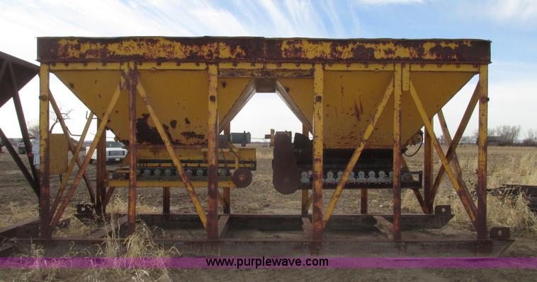image for item G9865 Double bin aggregate hopper/feeder