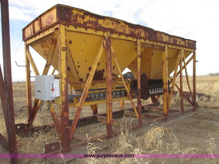 Double bin aggregate hopper/feeder in Modale, IA Item G9865 sold