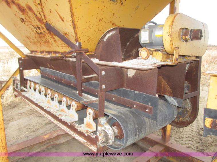 image for item G9865 Double bin aggregate hopper/feeder