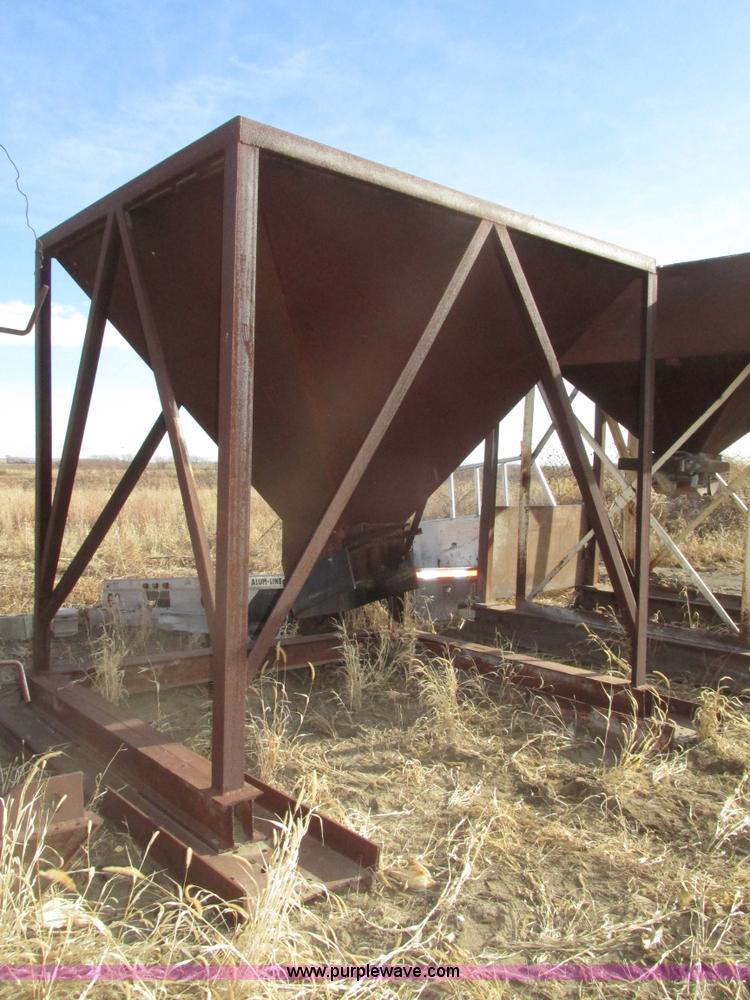 image for item G9867 Single bin aggregate hopper/feeder