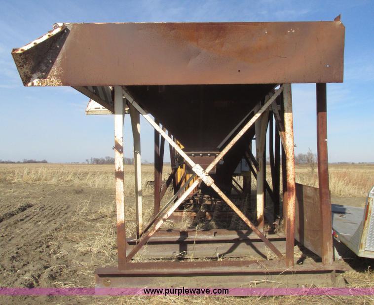 image for item G9868 Single bin aggregate hopper/feeder