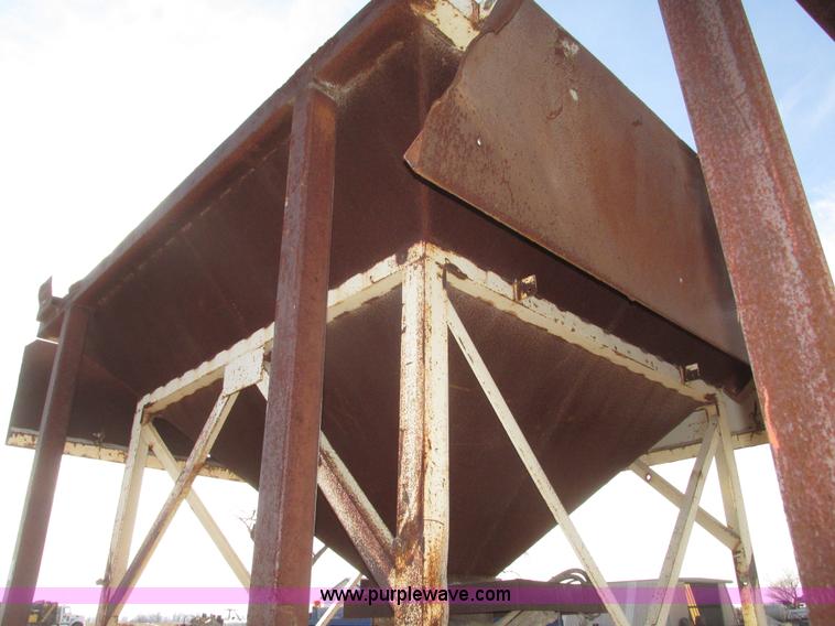 image for item G9868 Single bin aggregate hopper/feeder
