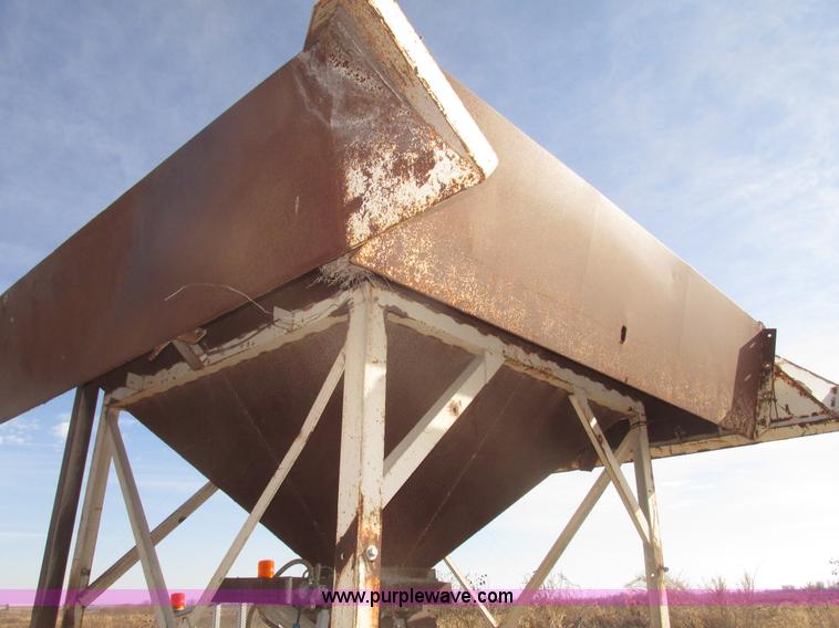image for item G9868 Single bin aggregate hopper/feeder