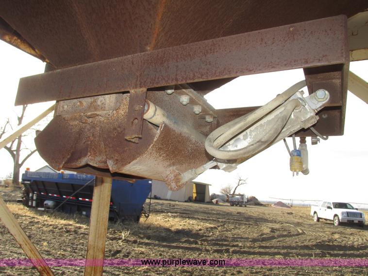 image for item G9868 Single bin aggregate hopper/feeder