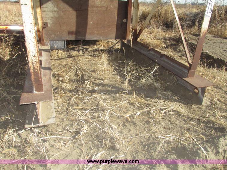 image for item G9868 Single bin aggregate hopper/feeder