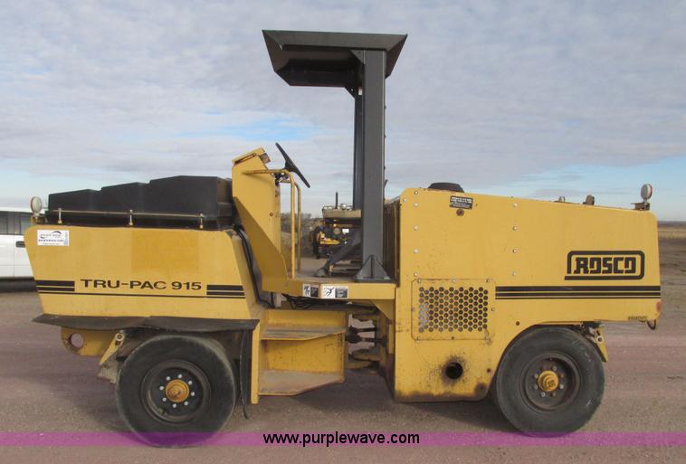 image for item G9871 2001 Rosco TRU-PAC 915 articulated pneumatic tire roller