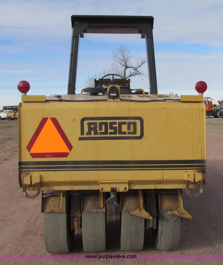 image for item G9871 2001 Rosco TRU-PAC 915 articulated pneumatic tire roller