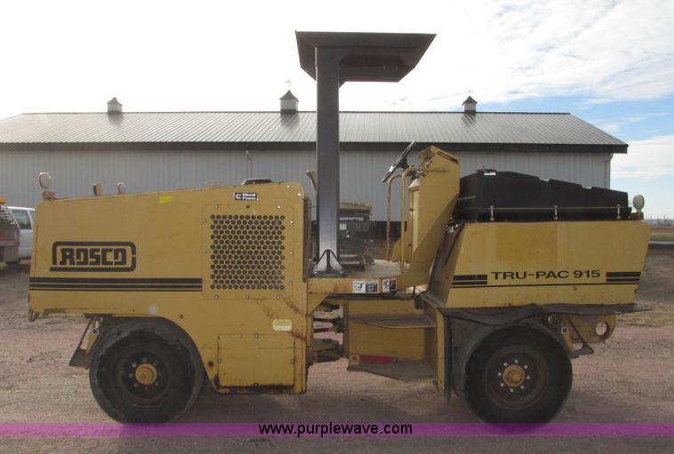 image for item G9871 2001 Rosco TRU-PAC 915 articulated pneumatic tire roller