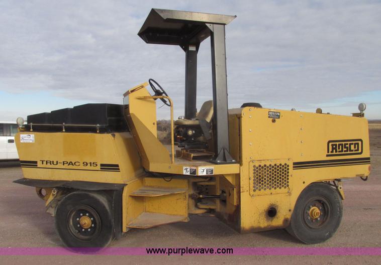 image for item G9871 2001 Rosco TRU-PAC 915 articulated pneumatic tire roller