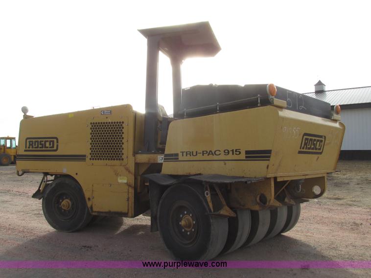 image for item G9871 2001 Rosco TRU-PAC 915 articulated pneumatic tire roller