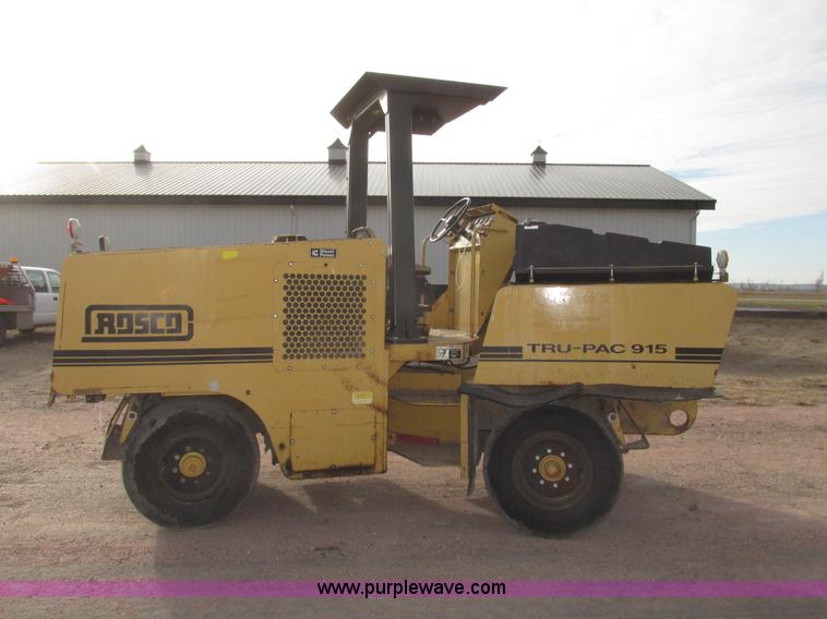 image for item G9871 2001 Rosco TRU-PAC 915 articulated pneumatic tire roller