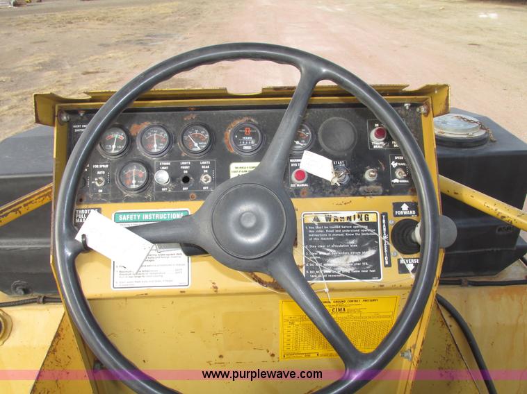 image for item G9871 2001 Rosco TRU-PAC 915 articulated pneumatic tire roller