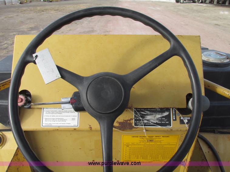 image for item G9871 2001 Rosco TRU-PAC 915 articulated pneumatic tire roller