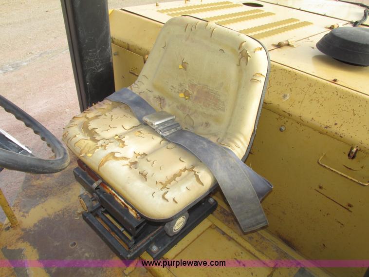 image for item G9871 2001 Rosco TRU-PAC 915 articulated pneumatic tire roller