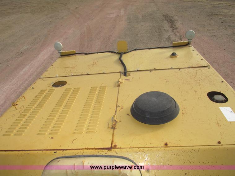 image for item G9871 2001 Rosco TRU-PAC 915 articulated pneumatic tire roller