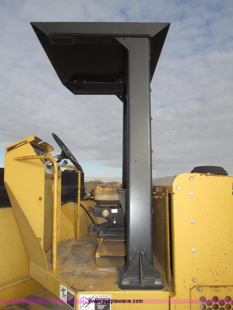 image for item G9871 2001 Rosco TRU-PAC 915 articulated pneumatic tire roller