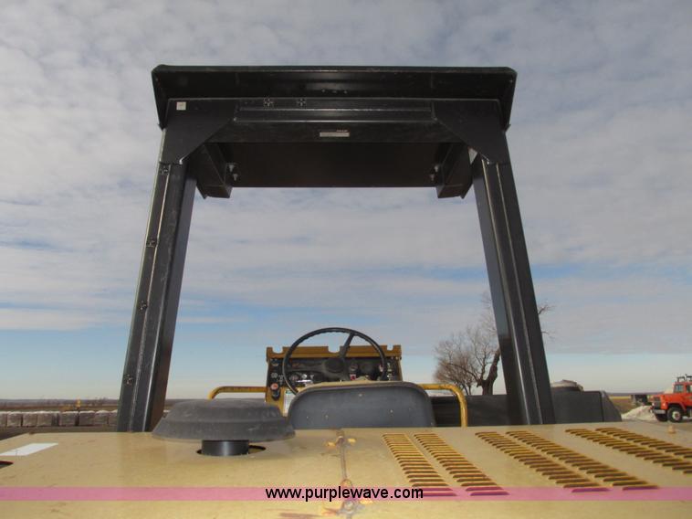 image for item G9871 2001 Rosco TRU-PAC 915 articulated pneumatic tire roller