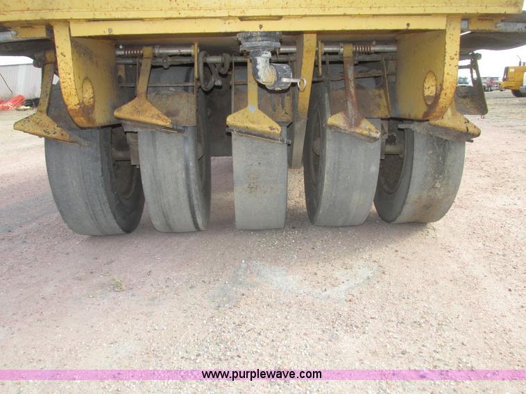 image for item G9871 2001 Rosco TRU-PAC 915 articulated pneumatic tire roller